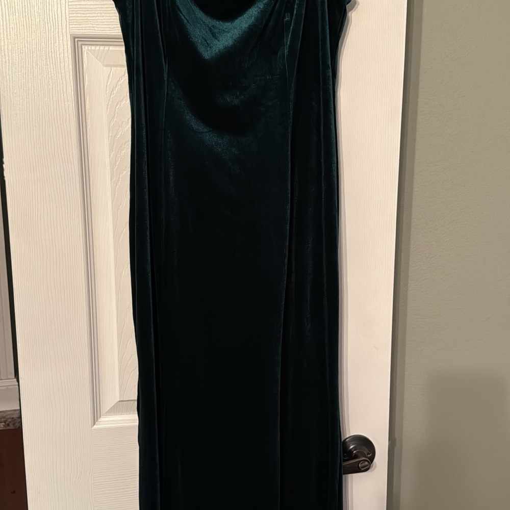 Elegant Velvet Green Prom Dress
